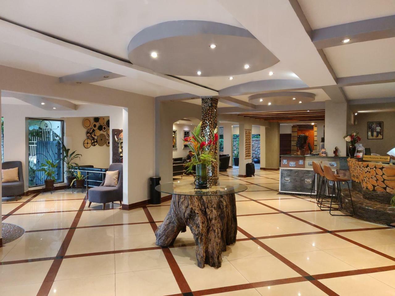 Fairway Hotel & Spa Kampala Eksteriør billede